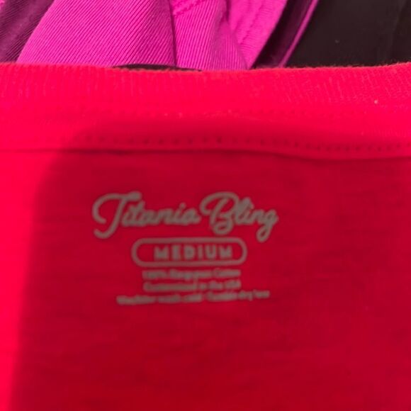 nwt Titania Bling Red Honda Classic Short Sleeved Golf Tee Shirt. Size Medium - Picture 4 of 5